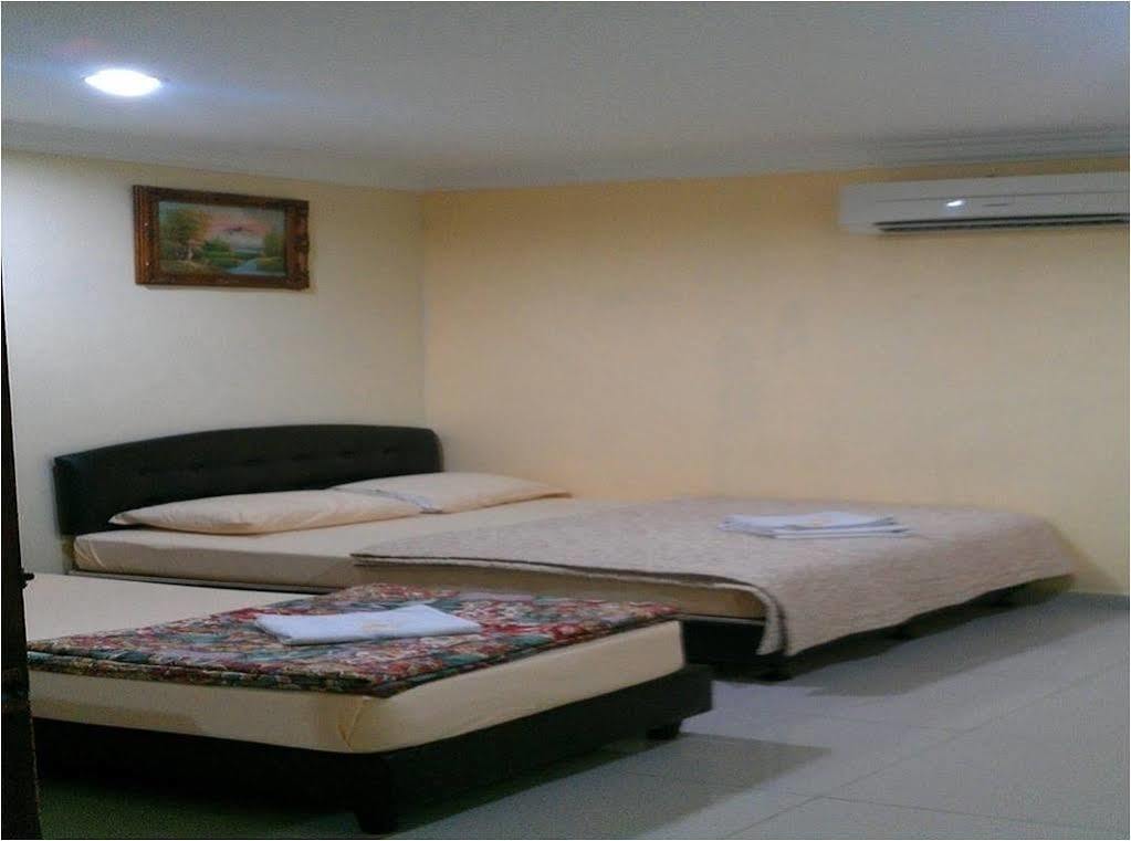 Casavilla Travellers Lodge Taiping Exterior photo